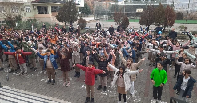 Tunceli de minikler, derse sporla hazırlandı Tunceli Haberleri