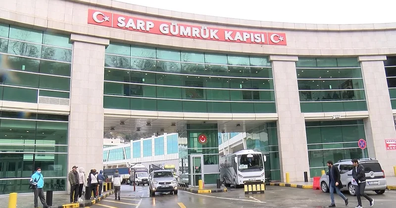 Kimlik ve pasaport giriş için yeterli değil Sözcü Gazetesi
