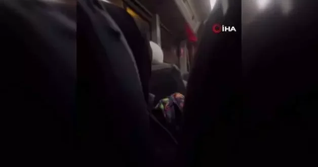 Minibüs şoförü kart basmayan öğrencilere beddua etti!