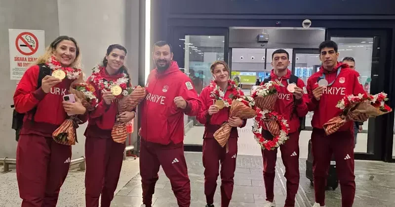 Muaythainin altın kızları yeni hedefi açıkladı; Şampiyonluğu koruyacağız