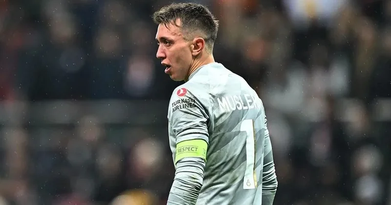 Galatasaray istedi Muslera devreye girdi: Hiç düşünme hemen git!