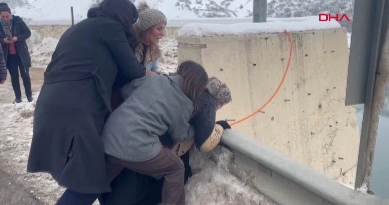 Son Dakika Gülistan Doku nun annesi canına kıymak istedi! Ablası fenalaştı