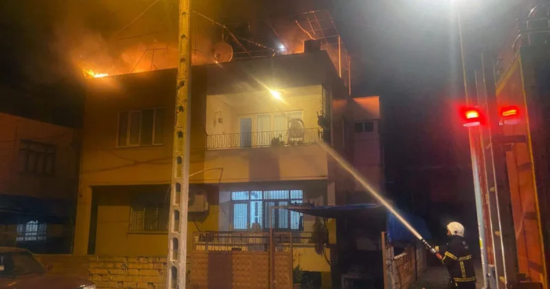 Hatay da iki katlı evin terasında yangın