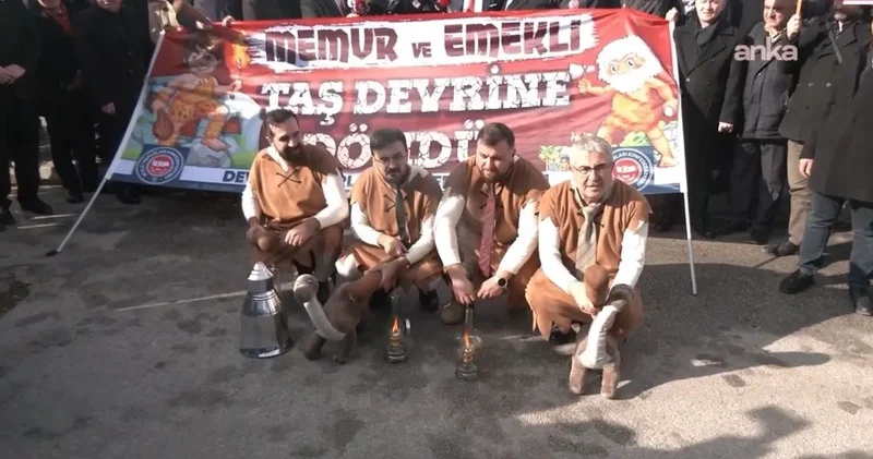 Memurlardan enflasyon tepkisi: Bakanlık önünde taş devri eylemi