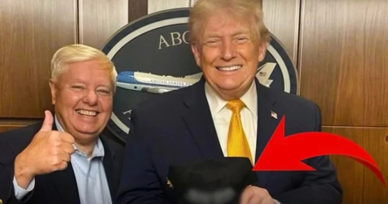 ABD li senatör paylaştı: Trump İran şapkasıyla poz verdi Sözcü Gazetesi