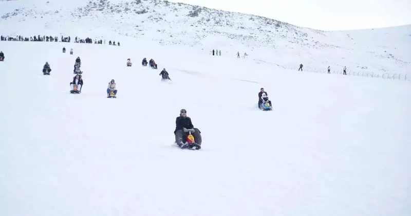 Kar keyfi Ketençimen Kayak Merkezi’nde yaşandı