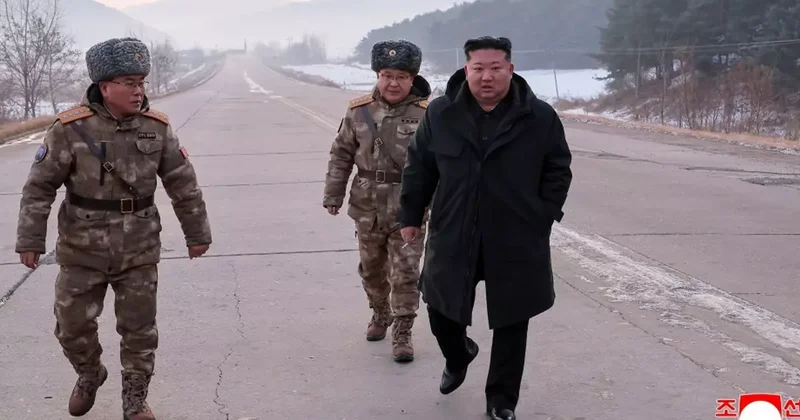 Tüm dünya Amerika yı konuşurken... Kim Jong un un emretti verdi, hipersonik füze ateşlendi