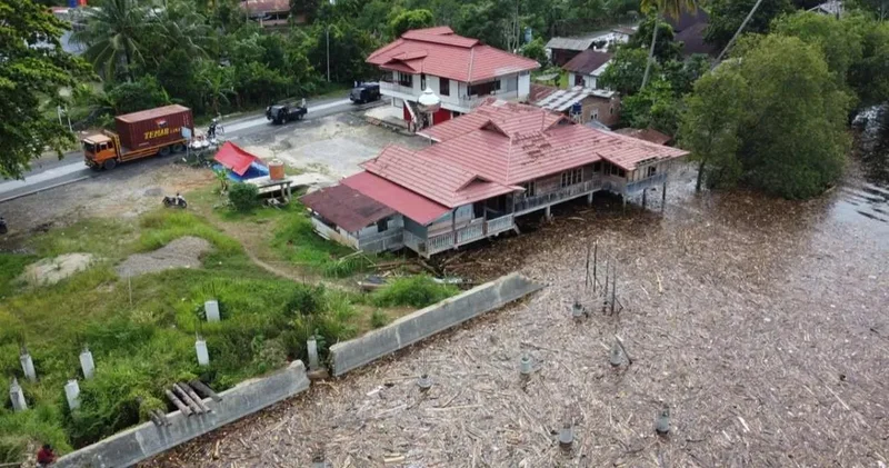 Endonezya da sellerde can kaybı yükseldi