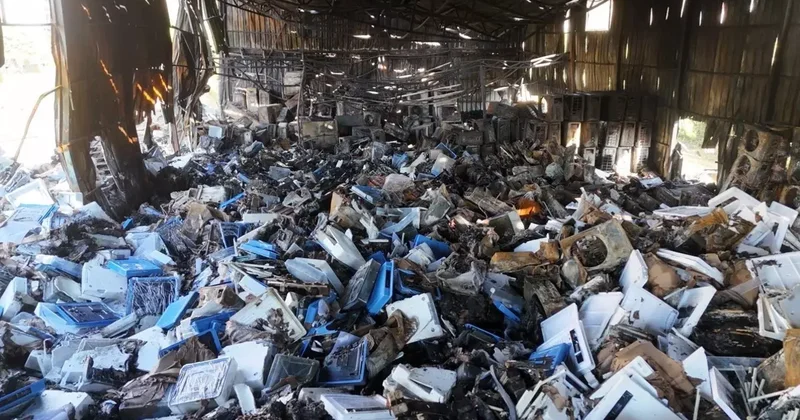 Alanya’da klima deposundaki yangının boyutu gün aydınlanınca ortaya çıktı