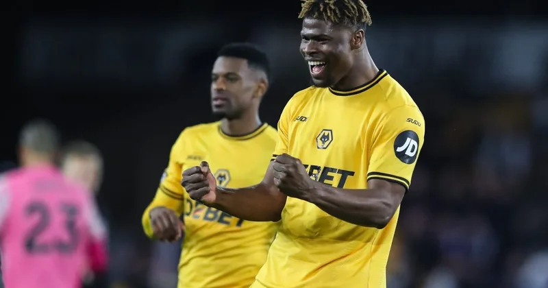 Beşiktaş ta Agbadou ısrarı! Oyuncu tamam, sıra kulüpte Sözcü Gazetesi