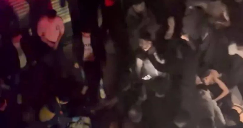 Zeytinburnu’nda ortalık birbirine girdi! Bıçaklı kavgada 1 yaralı