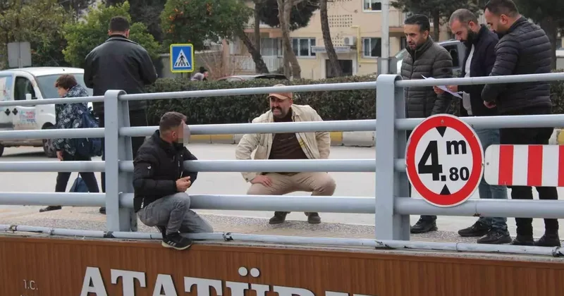 Çocuğunu görmek için alt geçidin üstüne çıkan şahıs ikna edildi