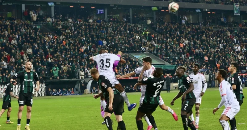 Beşiktaş Türkiye Kupası nda puanı son dakikada kurtardı! 2 penaltı, 2 gol, 1 kırmızı kart Sözcü Gazetesi