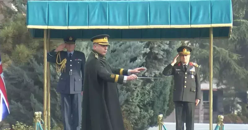 Genelkurmay Başkanı Bayraktaroğlu, Birleşik Krallık Genelkurmay Başkanı ile görüştü