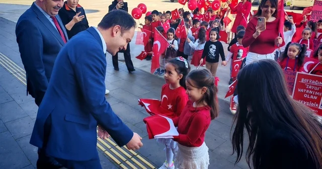 Karpuzlu da miniklerden bayrağa saygı Aydın Haberleri