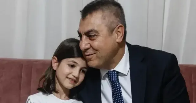 Enkazdan 72 saat sonra anne kucağında çıkan Hazal ın umre hayali gerçek oluyor VİDEO İZLE