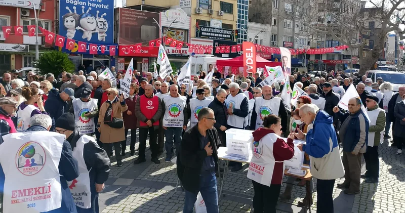 Edremit te emeklilerden aylık protestosu: Mutfak yanıyor, emekli ağlıyor