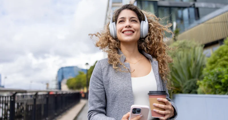 Artık sadece dinlemek istiyoruz: Tüm dünyayı etkisi altına alan podcast kültürü nasıl başladı?