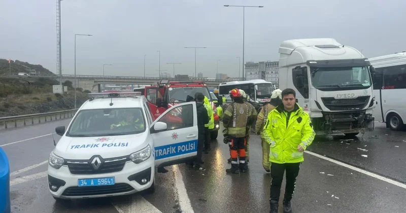 İstanbul da feci kaza: Kuzey Marmara Otoyolu çift yönlü trafiğe kapatıldı Sözcü Gazetesi