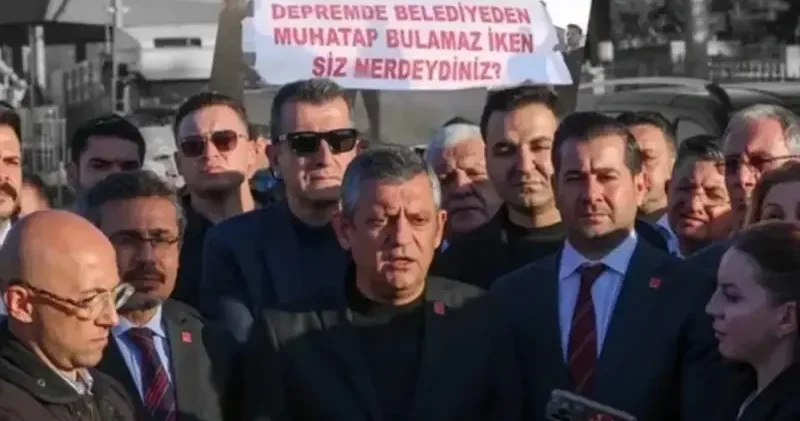 Hatay da Özgür Özel e protesto şoku: Bugüne kadar neredeydiniz? Hatay Haberleri