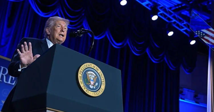 Trump: İran a uçaklarımızı gösterdik! Avrupa kendi kendini imha ediyor