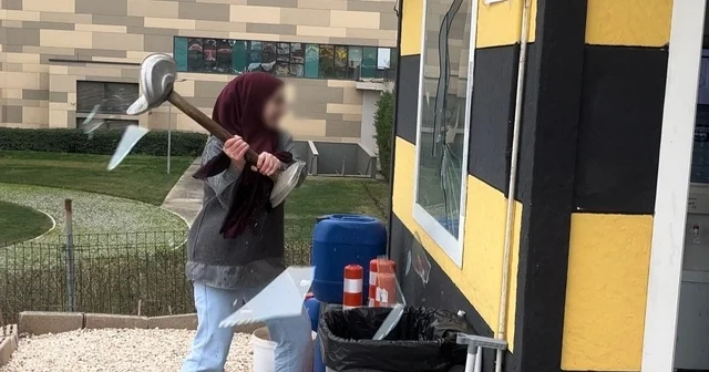 Taksi beni sevmiyor diyerek saldırmış; taksi durağına saldırının yeni görüntüleri ortaya çıktı Bursa Haberleri