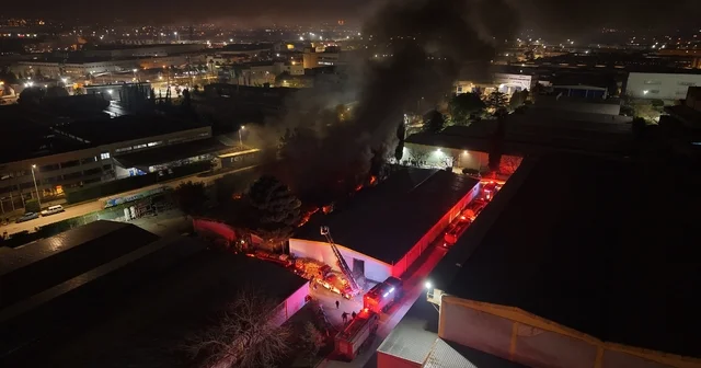 Bursa da tekstil fabrikasının deposunda yangın Bursa Haberleri