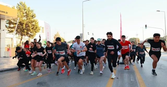 Atatürk Yol Koşusunda dereceye giren sporcular ödüllendirildi Denizli Haberleri