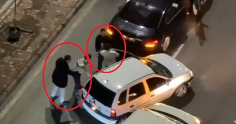 Kayseri de trafikte yol verme kavgası kamerada: 3 gözaltı Son dakika haberleri