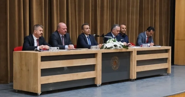 Karaman da okullarda güvenli eğitim ortamı için tedbirler görüşüldü Karaman Haberleri