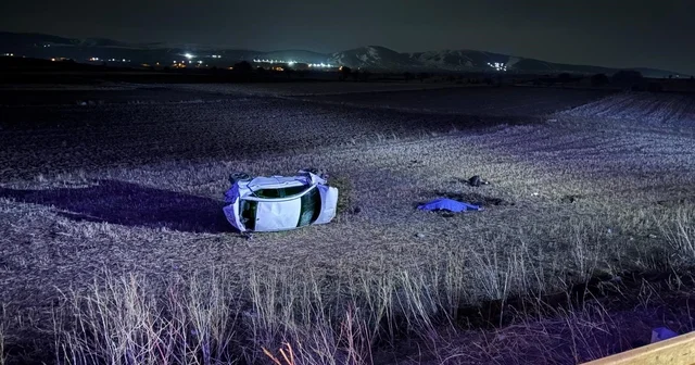 Kayseri de otomobil şarampole yuvarlandı: 1 ölü, 1 i ağır 4 yaralı Kayseri Haberleri