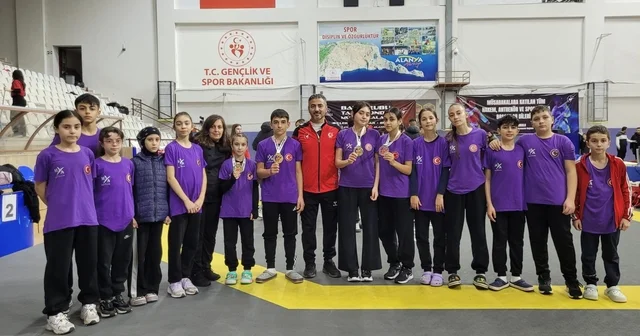 Taekwondoda sporculardan büyük başarı Düzce Haberleri