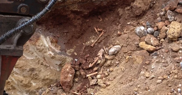Antalya da belediye kazısında kemik parçaları bulundu Antalya Haberleri