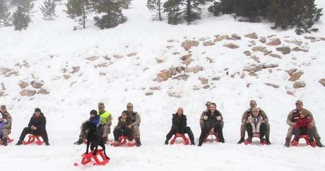 Jandarmadan şehit ve gazi çocuklarına anlamlı etkinlik Erzincan Haberleri