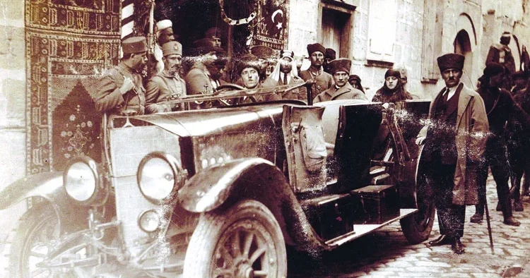 Atatürk fotoğrafları hikâyeleriyle buluştu