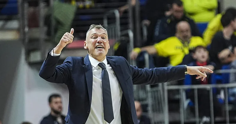 Sarunas Jasikevicius: Fenerbahçe basketbolunu sahaya yansıtmamız gerekiyor