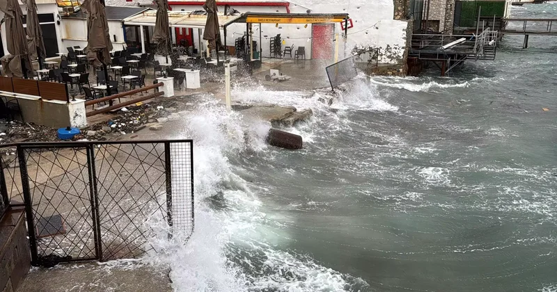 Bodrum’da feribot seferlerine fırtına engeli