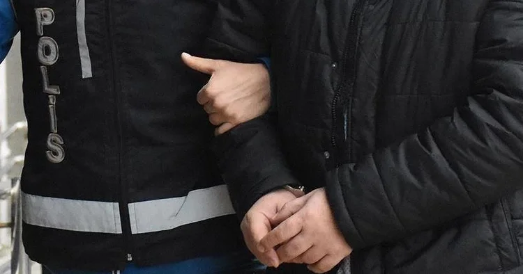 İran dan Türkiye ye midesinde soktu: 5 gözaltı