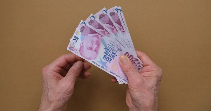 Hangi banka 100 bin TL lik ihtiyaç kredisine yüzde kaç faiz veriyor? İşte 100 bin TL kredi ödeme planı ve aylık taksit tutarı