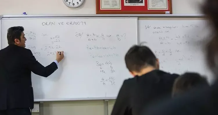 MEB de yeni dönem: 4 yıl şartı getirildi