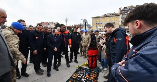 Kastamonu da arama ve kurtarma ekiplerinin kullandığı malzemeler sergilendi Kastamonu Haberleri