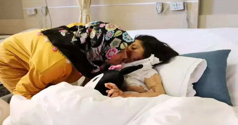 Mersin de 5 yaşındaki Gülşah ın çenesi ameliyatla boynundan ayrıldı