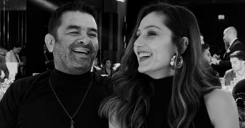 Bülent Şakrak, Duygu Arabacıoğlu ile aşklarının birinci yılını kutladı Magazin haberleri