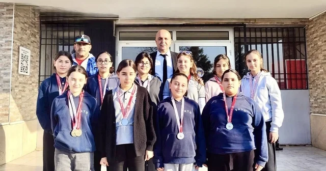 Ortaokul öğrencileri bilek güreşinde madalyalara ambargo koydu Aydın Haberleri