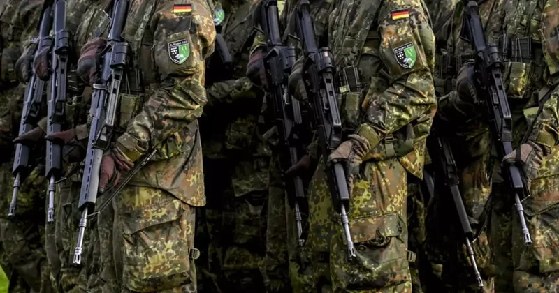 Almanya savaşa mı katılıyor? Savunma Bakanı alınan kararı duyurdu