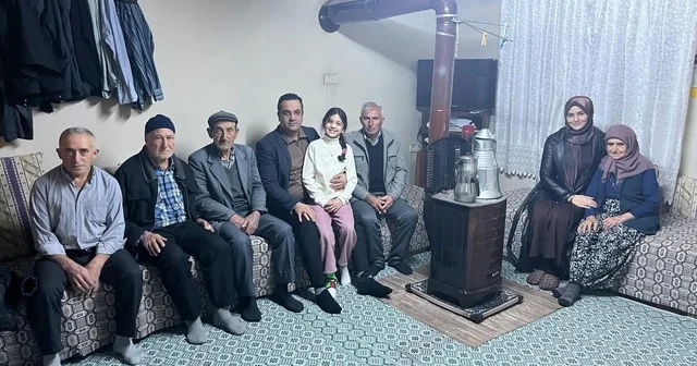 Sarıgöl ün ilk şehidinin ailesine anlamlı ziyaret Manisa Haberleri