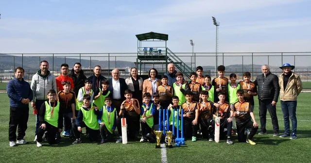 Yıldızlar kriket sahasında parladı Afyonkarahisar Haberleri