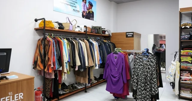 Efeler Belediyesi nin Sosyal Destek Giyim Noktası 2 haftada 80 haneye ulaştı Aydın Haberleri