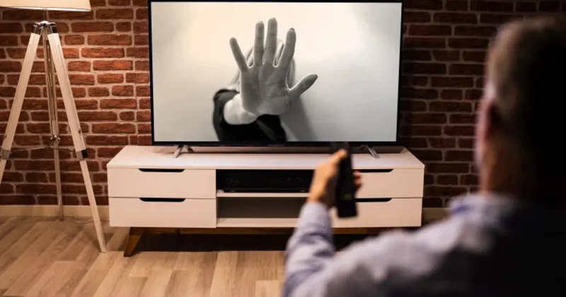 Türkiye şiddete seyirci kalıyor: 94 TV dizisi incelendi, yüzde 86’sında kadına şiddet var…