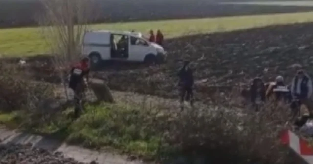 Amasya da minibüs tarlaya uçtu; 8 yaralı Amasya Haberleri